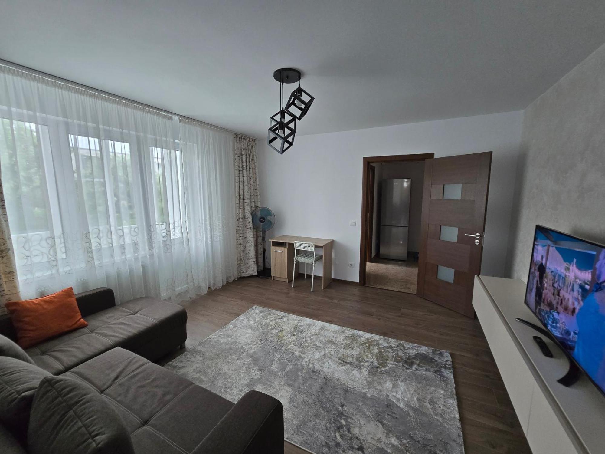 Downtown Apartment Ramnicu Valcea Exterior photo